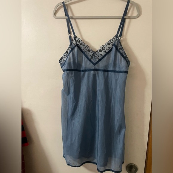 Victoria's Secret (Large) Sheer Blue Baby Doll with Black Lace Trimmed Lingerie - Picture 9 of 10